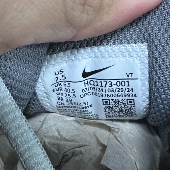 Nike Air Pegasus 2005 Men's 7.5/Women's 9 Light Pumice Running Shoes HQ1173-001 - Picture 8 of 8